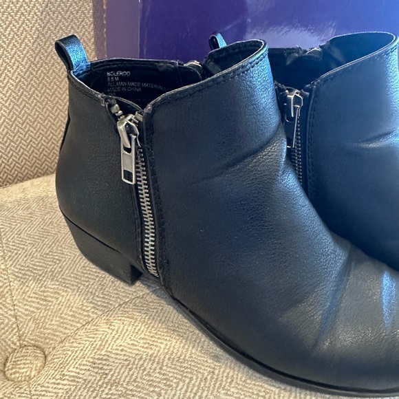 Madden Girl Boleroo Black Ankle Boots size 8.5 - Picture 2 of 15